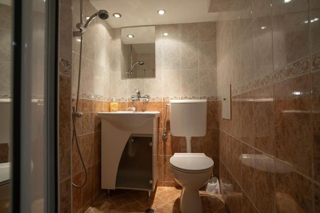 Studio With Courtyard Just Steps Away Vitosha Str 索菲亞 外观 照片